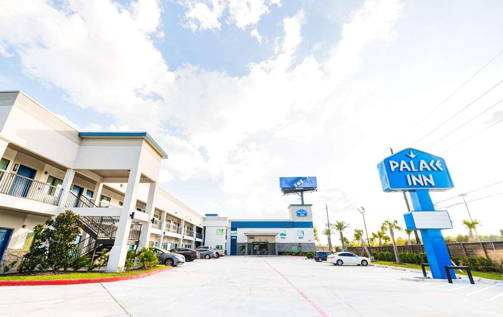 Palace Inn Blue-Iah East Humble Exterior photo
